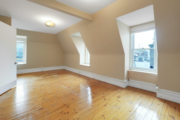 More Photos Of 113 Murray St, Ottawa Office For Sale