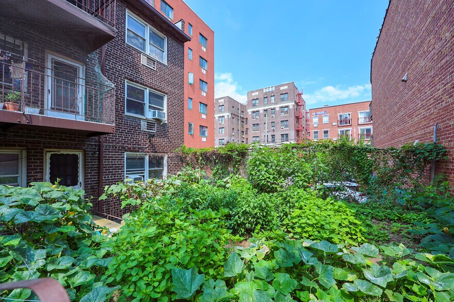 More Photos Of 4137 Parsons Blvd, Flushing Apartments For Sale