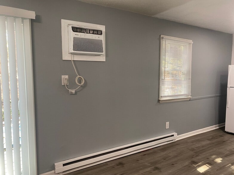 More Photos Of 1966 Lakeview Rd, Asheboro Apartments For Sale