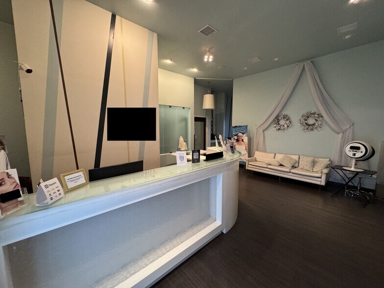 More Photos Of 2140 W Grande Blvd, Tyler Medical For Lease