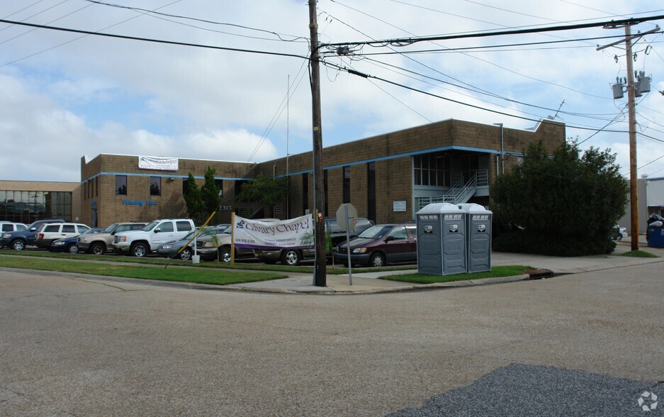 More Photos Of 2315 N Woodlawn Ave, Metairie Office For Lease