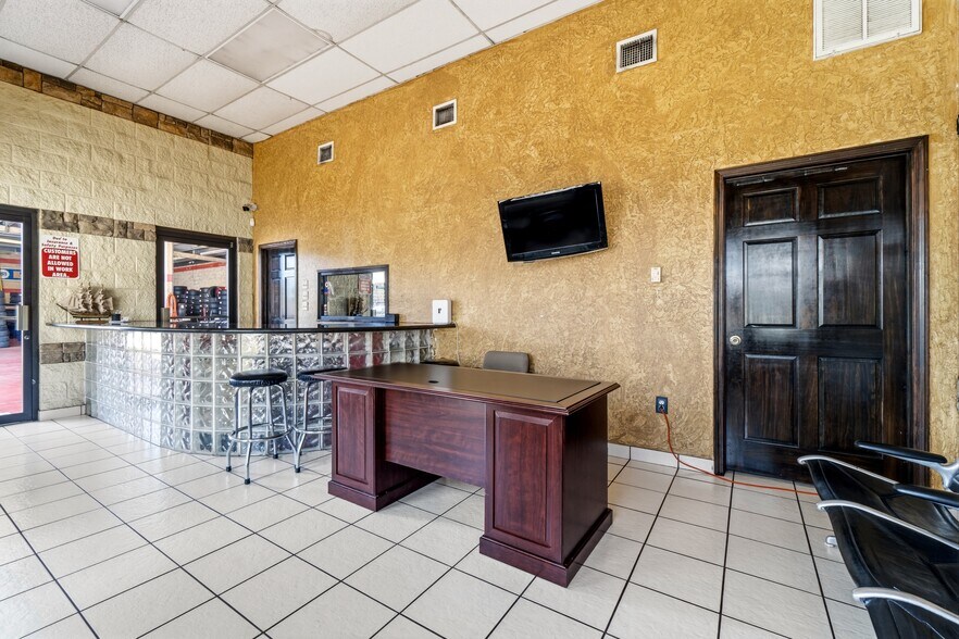 More Photos Of 3211 Fm-1960 Rd, Houston Carwash For Sale
