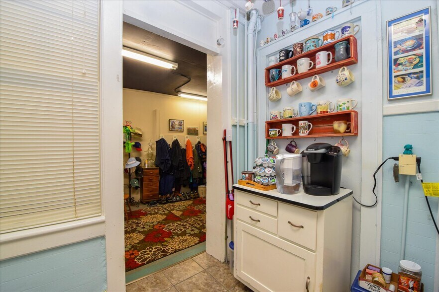 More Photos Of 1911 Memorial Ave SW, Roanoke Office Residential For Sale