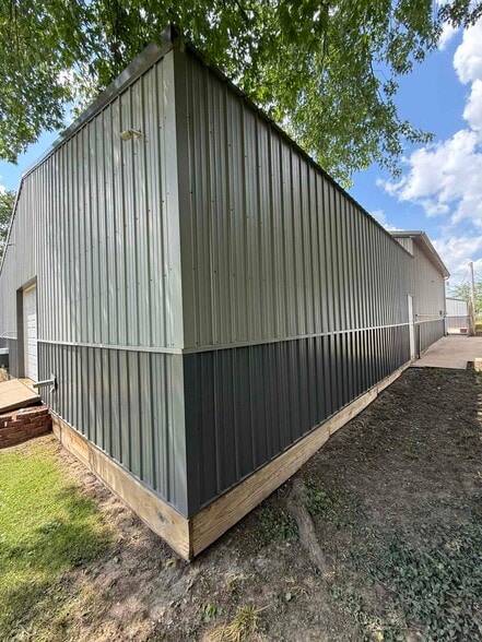 More Photos Of 2414 Batestown Rd, Danville Flex For Sale