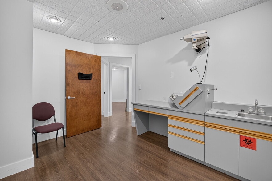 More Photos Of 3355 Burns Rd, Palm Beach Gardens Medical For Lease
