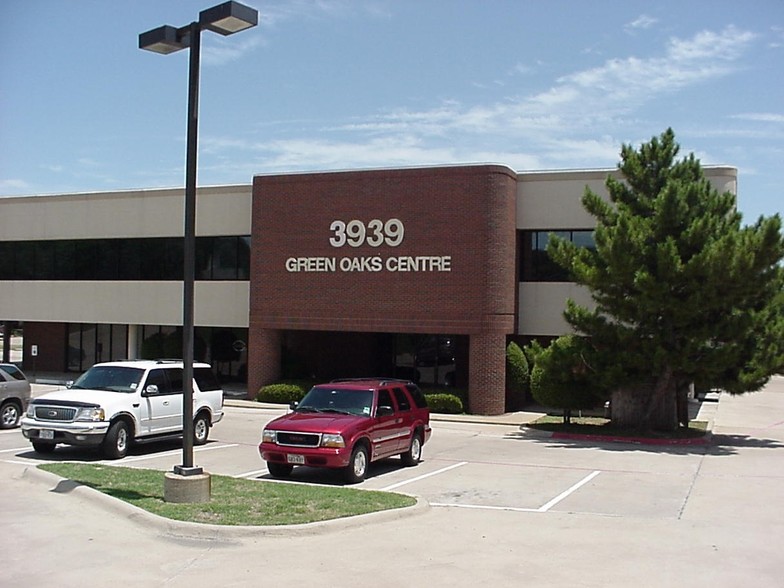 Primary Photo Of 3939 W Green Oaks Blvd, Arlington Office For Lease