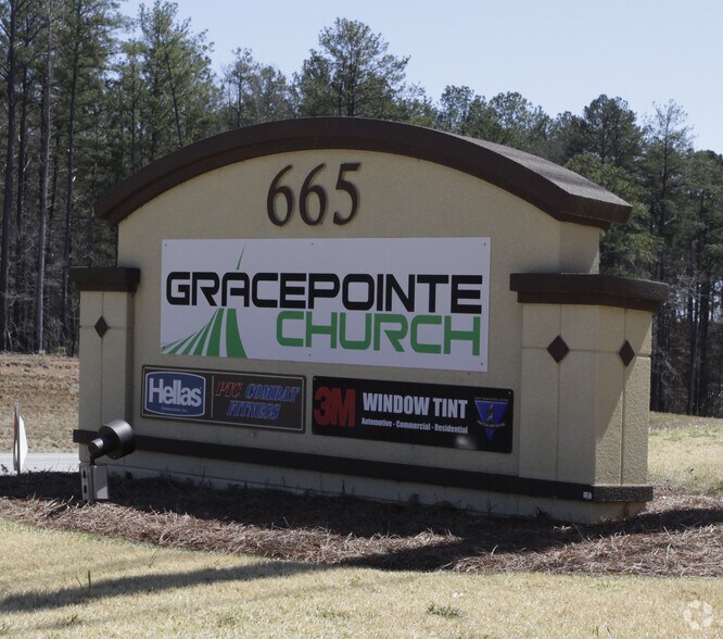 More Photos Of 665 Highway 74 S, Peachtree City Showroom For Lease