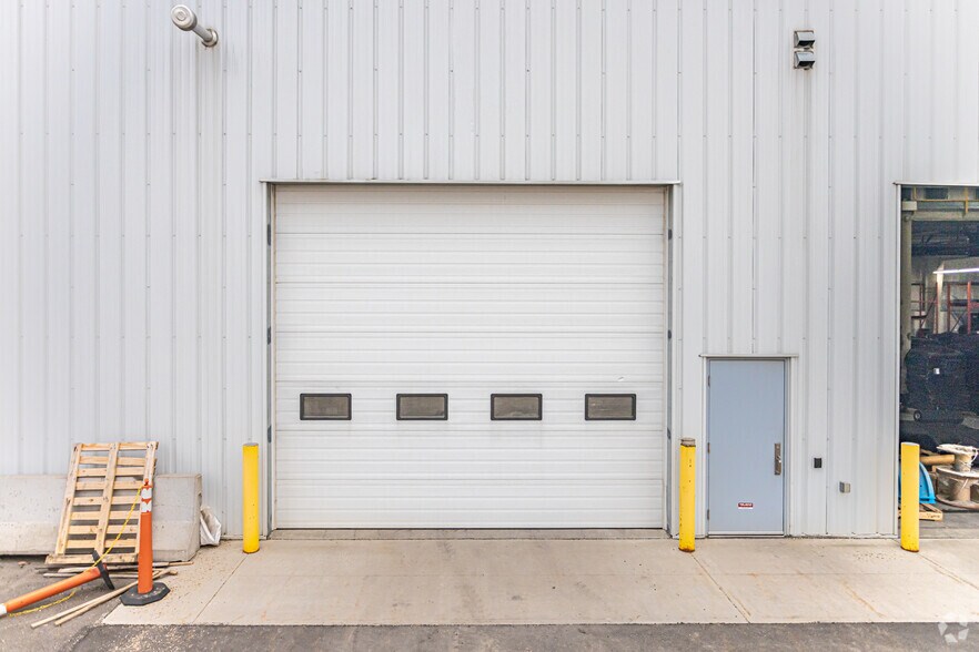 More Photos Of 6810 8th St, Edmonton Warehouse For Lease