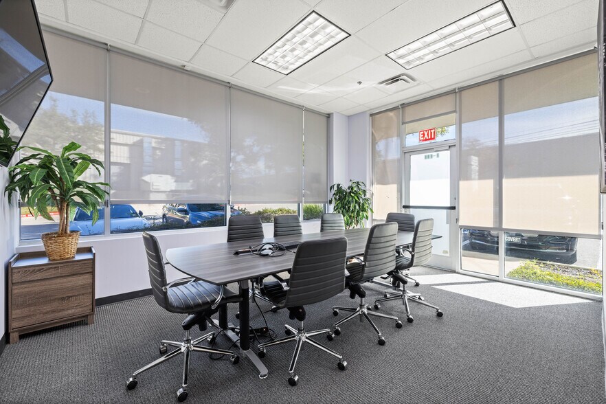 More Photos Of 9300 United Dr, Austin Unknown For Lease