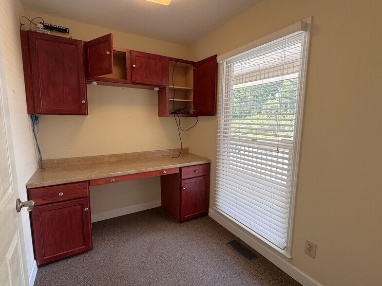 More Photos Of 471 S Main St, Cleveland Office For Sale
