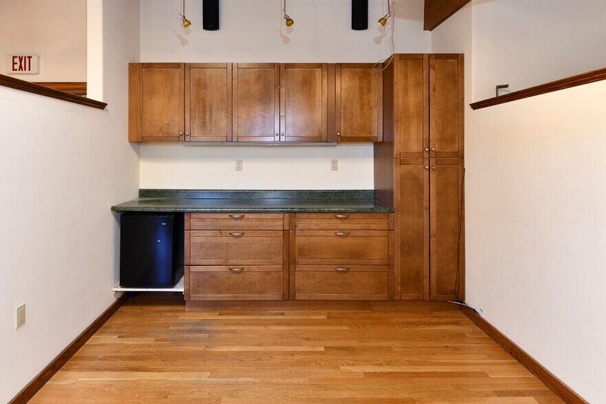 More Photos Of 1417 Railroad Ave, Saint Helena Medical For Sale