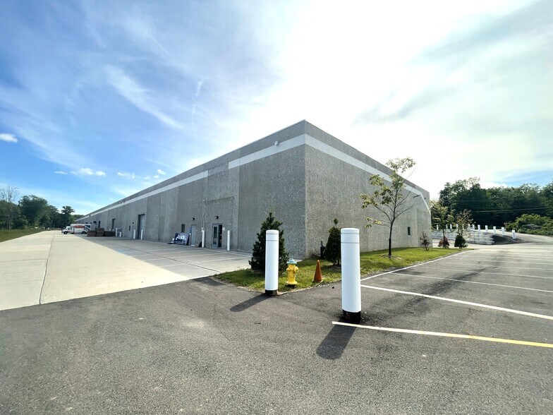 More Photos Of 9 Tarkett Dr, New Windsor Township Distribution For Lease