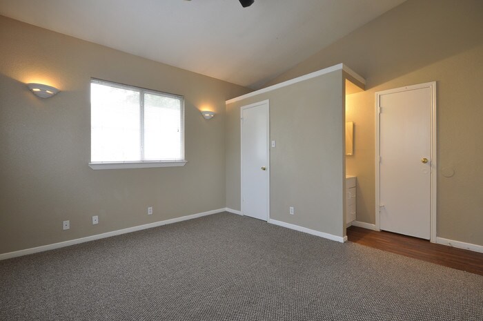 More Photos Of 2841 San Gabriel St, Austin Specialty For Sale