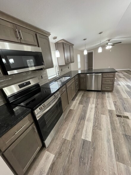 More Photos Of 3041 Meyer Rd, Festus Manufactured Housing Mobile Home Park For Sale