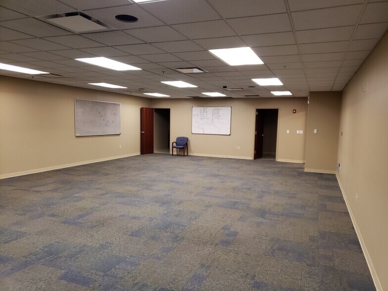 More Photos Of 3131 Spring Grove Ave, Cincinnati Warehouse For Lease