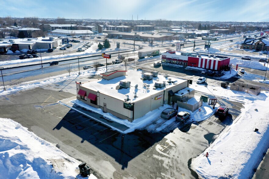 More Photos Of 1450 13th Ave E, West Fargo Restaurant For Lease