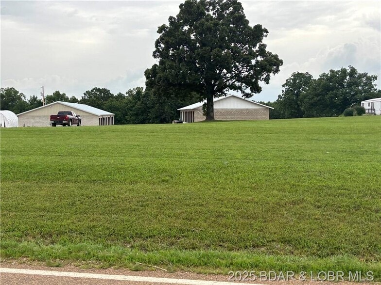 More Photos Of 633 Hiland cir, Kaiser Warehouse For Sale