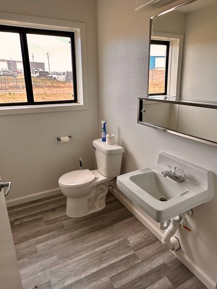 More Photos Of 6659 Uranium Rd, Casper Warehouse For Sale