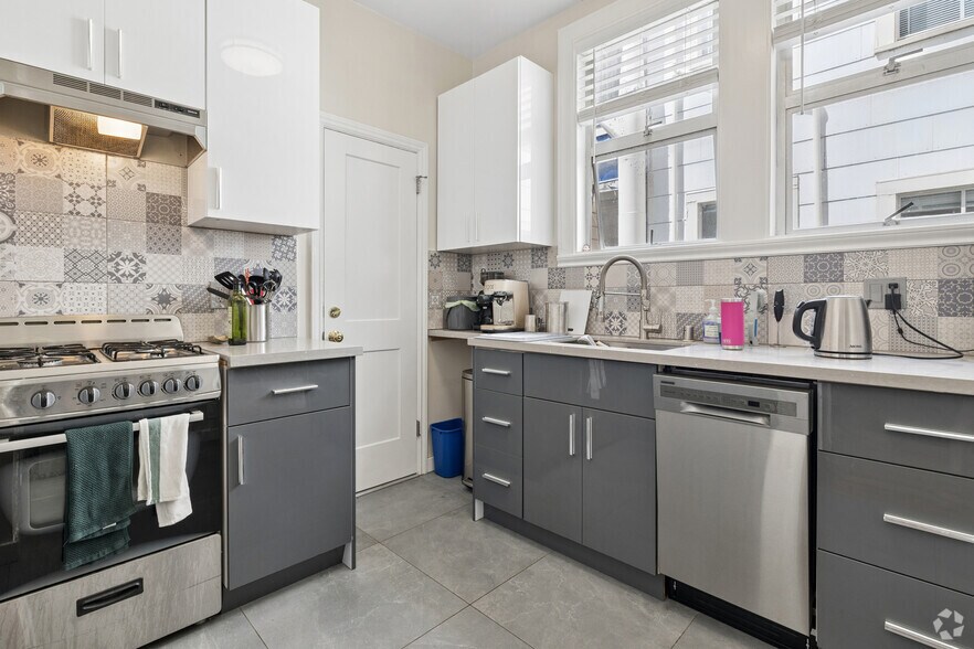 More Photos Of 3324 Broderick St, San Francisco Apartments For Sale
