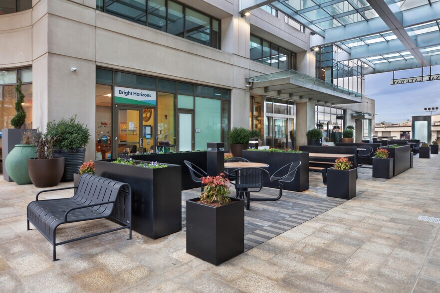 More Photos Of 3550 S Clark St, Arlington Office For Lease