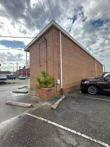 More Photos Of 372 Saint Paul St, Orangeburg Office For Sale