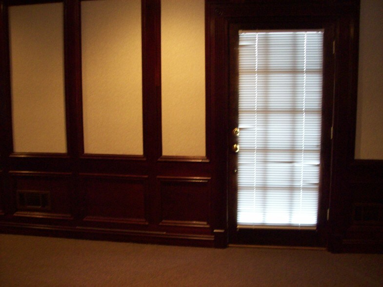 More Photos Of 337 W Pike St, Lawrenceville Medical For Sale