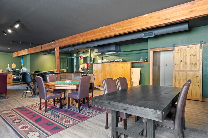 More Photos Of 108 Main St, Stevensville General Retail For Sale