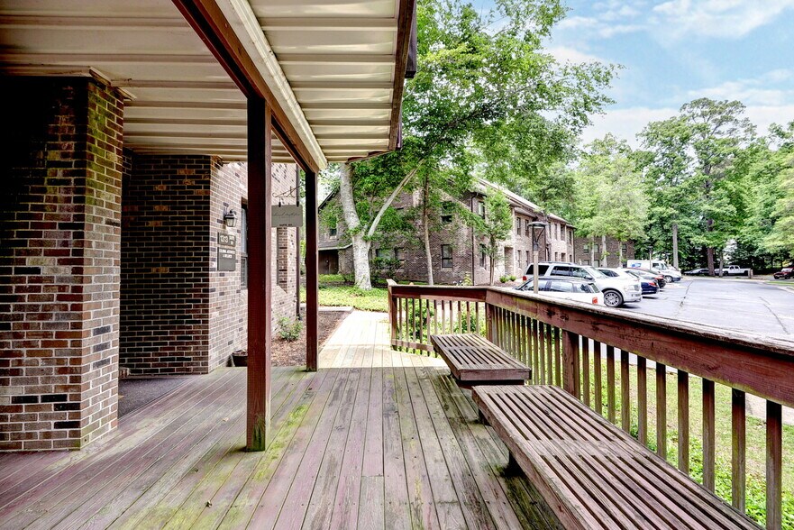 More Photos Of 1313 Jamestown Rd, Williamsburg Office For Sale