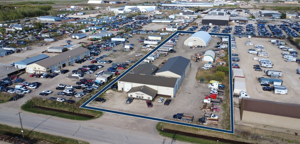 More Photos Of 1065 Oxford St, Sunnyside Industrial For Sale
