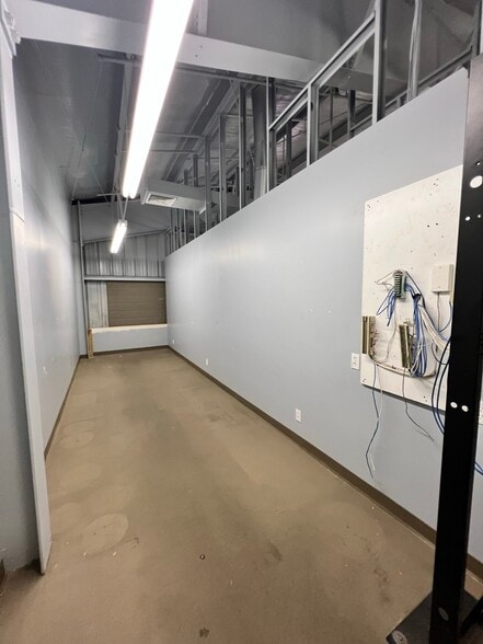 More Photos Of 120 Sand Island Access Rd, Honolulu Warehouse For Lease