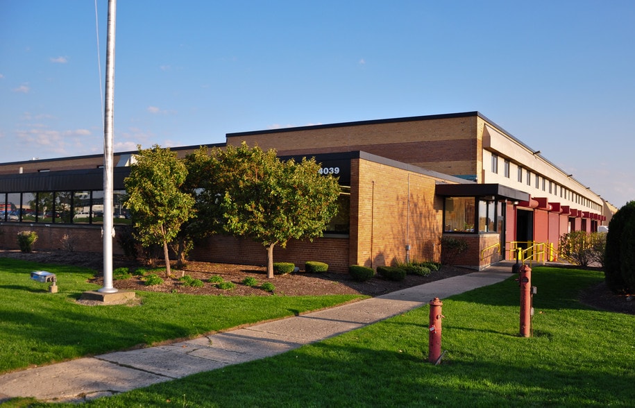 More Photos Of 4039 Genesee St, Cheektowaga Distribution For Lease