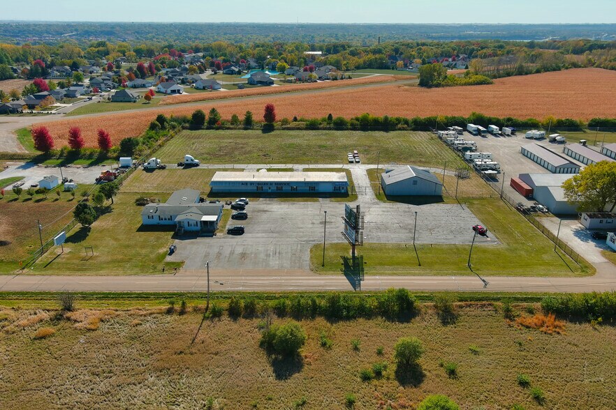 More Photos Of 1592 N 30th Rd, Ottawa Warehouse For Sale