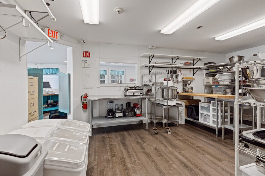 More Photos Of 205 W Main St, Liberty Restaurant For Sale