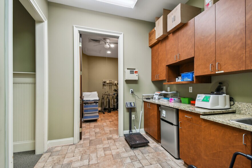 More Photos Of 7300-7313 E Professional Pky, Lakewood Ranch Medical For Sale