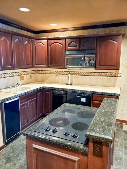 More Photos Of 1851 E 71st St, Tulsa Loft Creative Space For Sale