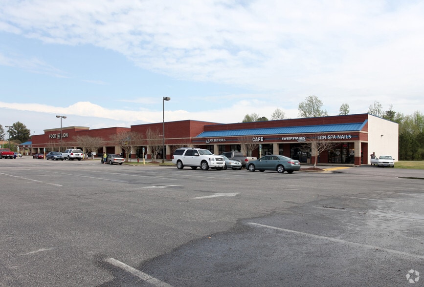 Primary Photo Of 401-411 S Main St, Rolesville Unknown For Lease