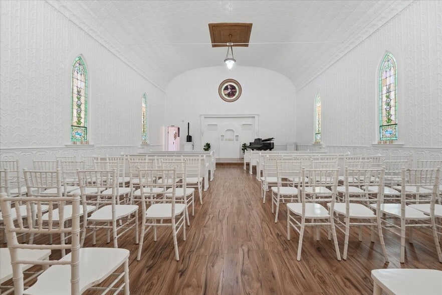 More Photos Of 508 NW 3rd Ave, Canby Religious Facility For Sale