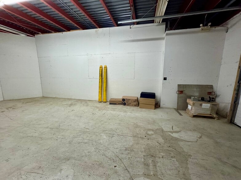 More Photos Of 19 Archertown Rd, Orford Distribution For Sale