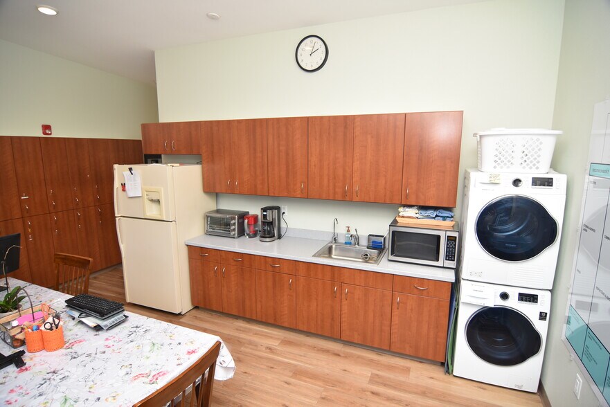 More Photos Of 1716 Warren Ave, Cheyenne Medical For Sale