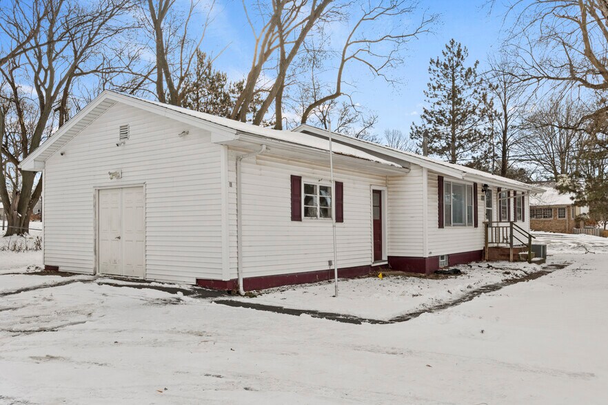 More Photos Of 2900 E Henrietta Rd, Henrietta Office For Sale