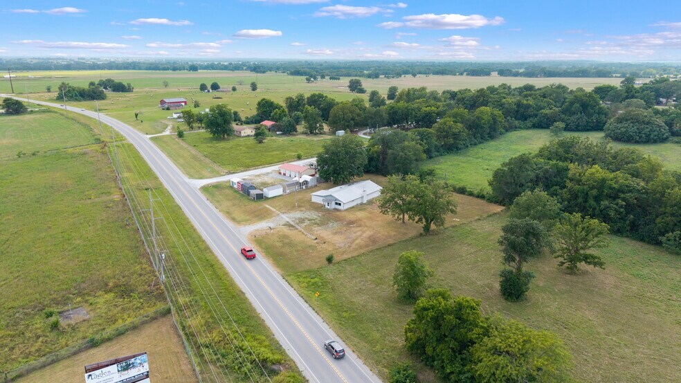 More Photos Of 26601 S 655 Rd, Grove Freestanding For Sale