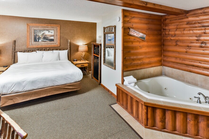 More Photos Of 1100 Imperial Ave, Rothschild Hotel For Sale