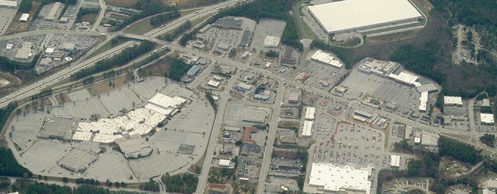 More Photos Of 4550 Jonesboro Rd, Union City Freestanding For Lease