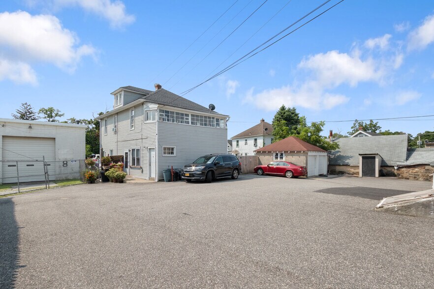 More Photos Of 8 Chadwick St, Glen Cove Apartments For Sale