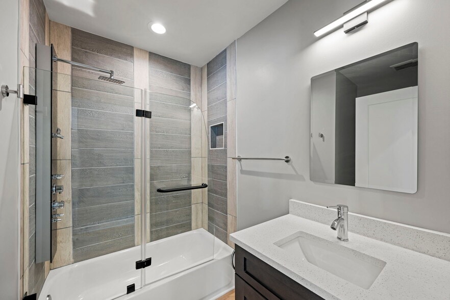 More Photos Of 4535 Avondale St, Bethesda Apartments For Sale