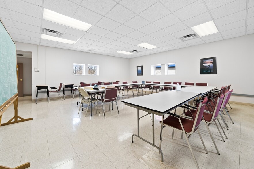 More Photos Of 12 Washington St, Plainville Medical For Lease