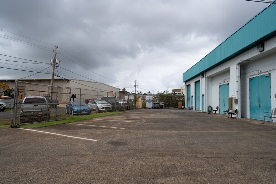 More Photos Of 3048 Aukele St, Lihue Warehouse For Sale