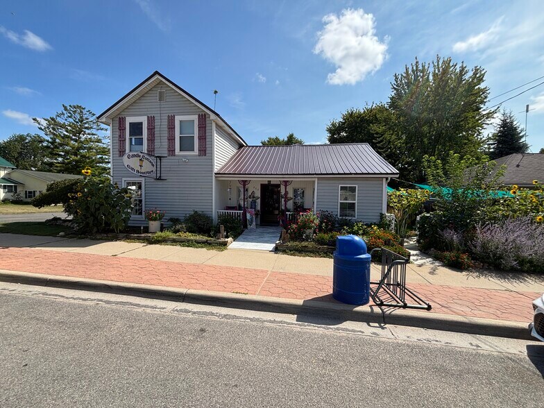 More Photos Of 203 S Main St, Crystal Storefront For Sale