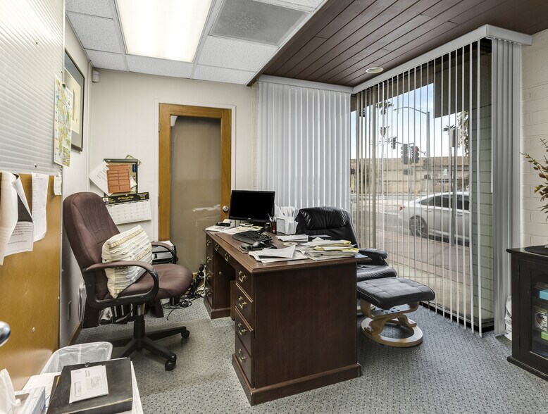 More Photos Of 201 N Indian Canyon Dr, Palm Springs Storefront Retail Office For Sale