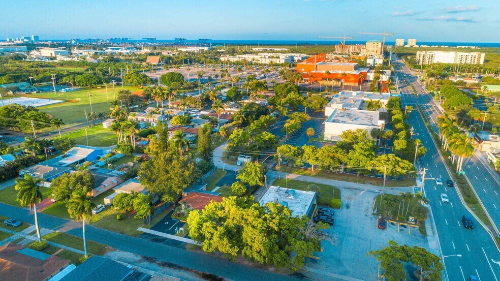 More Photos Of 18 NE 2nd Ave, Dania Beach Office For Sale